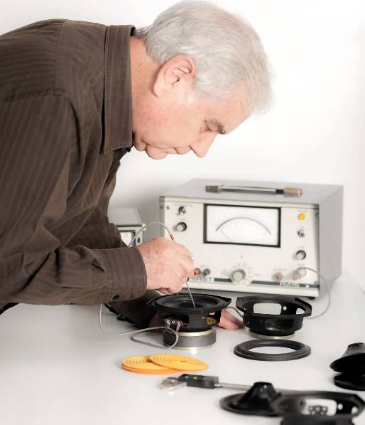 falcon_acoustics_b139_front